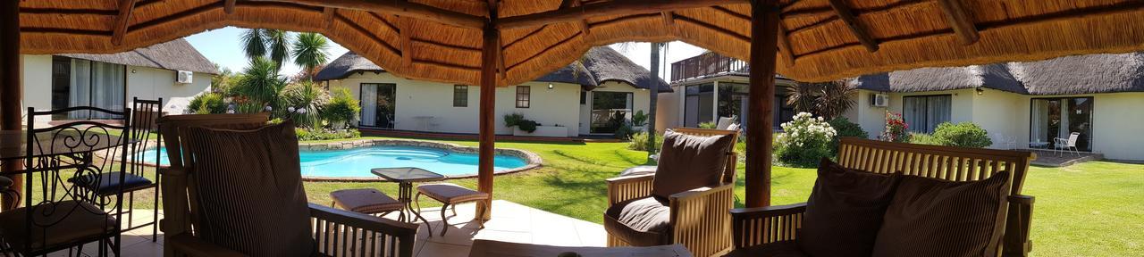12 On Vaal Drive Guesthouse Vanderbijlpark Exterior photo